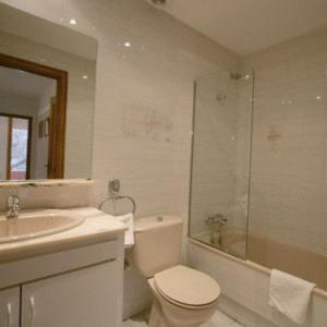 Girona Apartments *